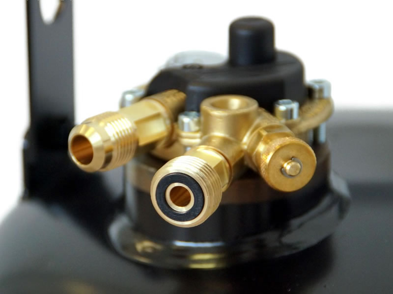 Refillable gas bottle 30/24 litres with 80% multivalve and level sensor