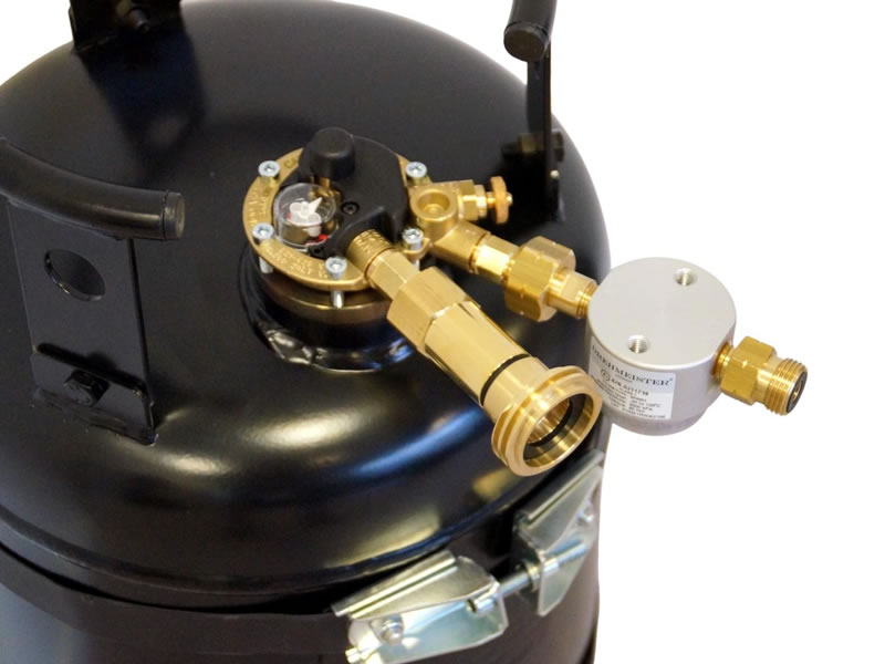 Refillable gas bottle 30/24 litres with 80% multivalve and level sensor