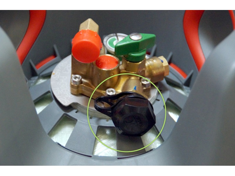 Filler cap for W21.8L filling valve with connector